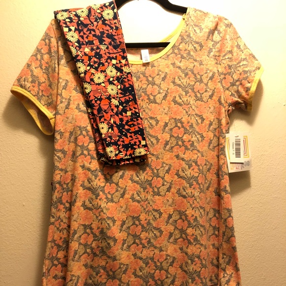 SALE LULAROE Classic Top Small & OS Legging BUNDLE - Picture 5 of 8